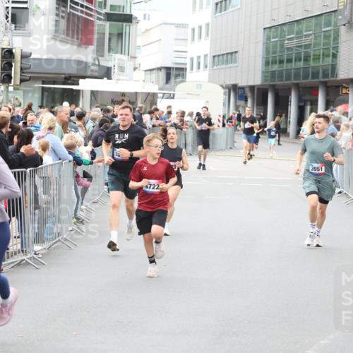 12.06.2026 - Holstenköstenlauf Andreas Tolksdorf http://msf.ph/oto/9744553 12.06.2026 17:55:18 Laufen 3724, 4722, 3951 meine-sportfotos.de