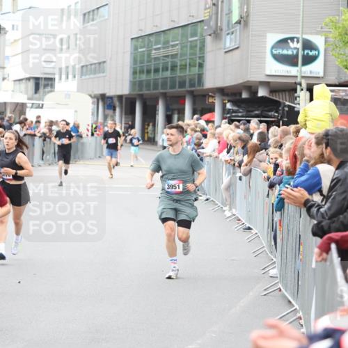 12.06.2026 - Holstenköstenlauf Andreas Tolksdorf http://msf.ph/oto/9744554 12.06.2026 17:55:19 Laufen 3820, 4722, 3951 meine-sportfotos.de