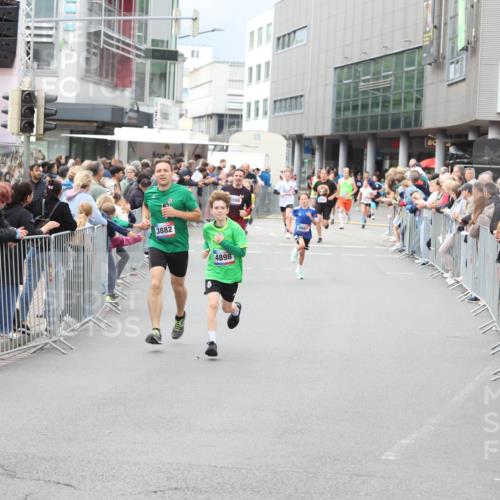 12.06.2026 - Holstenköstenlauf Andreas Tolksdorf http://msf.ph/oto/9744588 12.06.2026 17:55:45 Laufen 3882, 4898, 598, 4061 meine-sportfotos.de