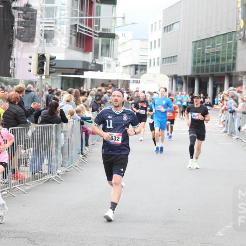 12.06.2026 - Holstenköstenlauf Andreas Tolksdorf http://msf.ph/oto/9744618 12.06.2026 17:56:02 Laufen 4765, 11, 532, 3851, 3572 meine-sportfotos.de