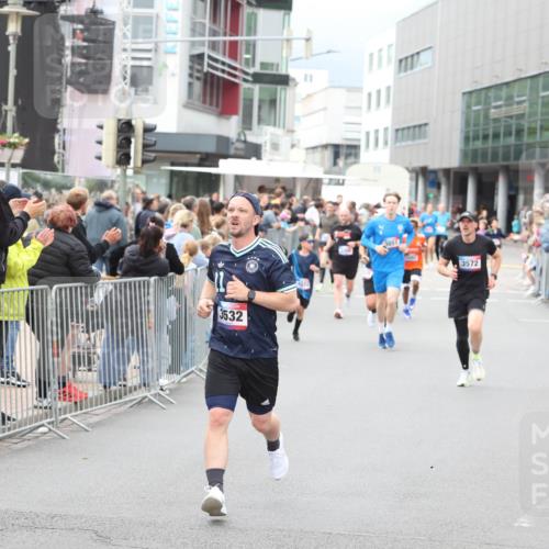 12.06.2026 - Holstenköstenlauf Andreas Tolksdorf http://msf.ph/oto/9744619 12.06.2026 17:56:02 Laufen 4765, 3532, 3572 meine-sportfotos.de