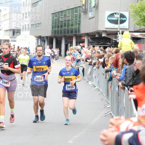 12.06.2026 - Holstenköstenlauf Andreas Tolksdorf http://msf.ph/oto/9744725 12.06.2026 17:57:20 Laufen 3895, 3854, 3855 meine-sportfotos.de