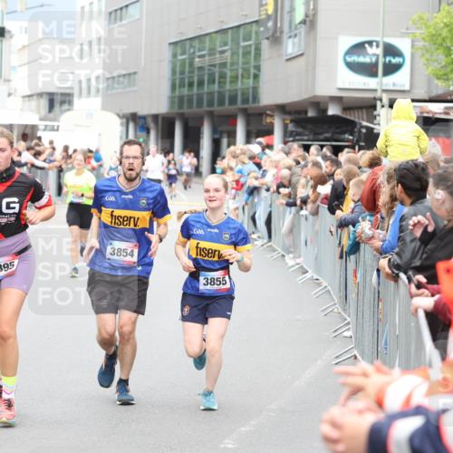 12.06.2026 - Holstenköstenlauf Andreas Tolksdorf http://msf.ph/oto/9744726 12.06.2026 17:57:20 Laufen 3895, 3854, 3855 meine-sportfotos.de