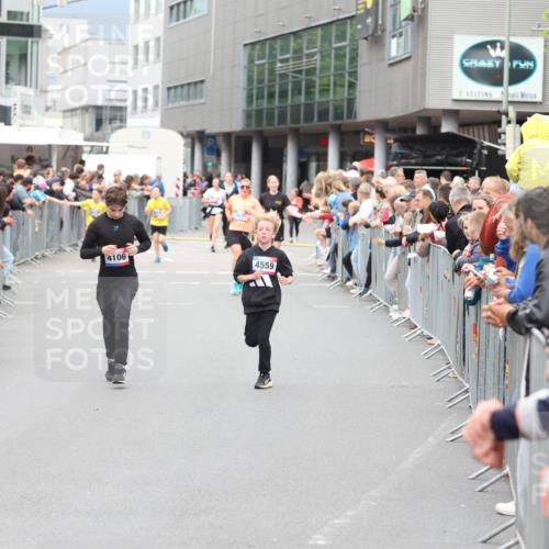 12.06.2026 - Holstenköstenlauf Andreas Tolksdorf http://msf.ph/oto/9744751 12.06.2026 17:57:45 Laufen 4106, 4559 meine-sportfotos.de