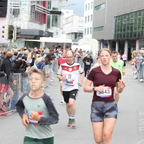 12.06.2026 - Holstenköstenlauf Andreas Tolksdorf http://msf.ph/oto/9744788 12.06.2026 17:58:17 Laufen 11, 3666, 3643 meine-sportfotos.de