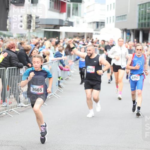 12.06.2026 - Holstenköstenlauf Andreas Tolksdorf http://msf.ph/oto/9744820 12.06.2026 17:58:43 Laufen 3665, 4702, 3752 meine-sportfotos.de