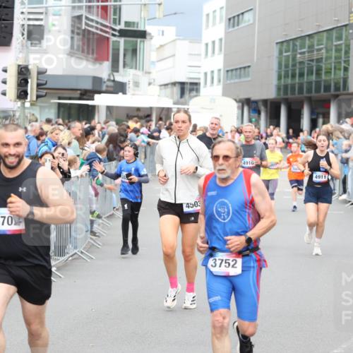 12.06.2026 - Holstenköstenlauf Andreas Tolksdorf http://msf.ph/oto/9744824 12.06.2026 17:58:45 Laufen 470, 4503, 3752, 4916, 4911 meine-sportfotos.de