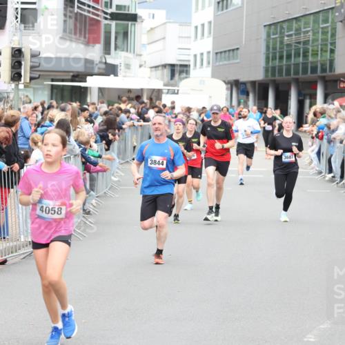 12.06.2026 - Holstenköstenlauf Andreas Tolksdorf http://msf.ph/oto/9744865 12.06.2026 17:59:15 Laufen 4058, 3844, 3687 meine-sportfotos.de