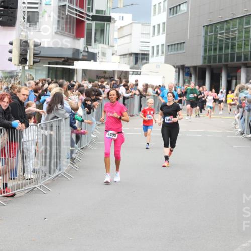 12.06.2026 - Holstenköstenlauf Andreas Tolksdorf http://msf.ph/oto/9744879 12.06.2026 17:59:23 Laufen 4505, 85, 3457, 3462 meine-sportfotos.de