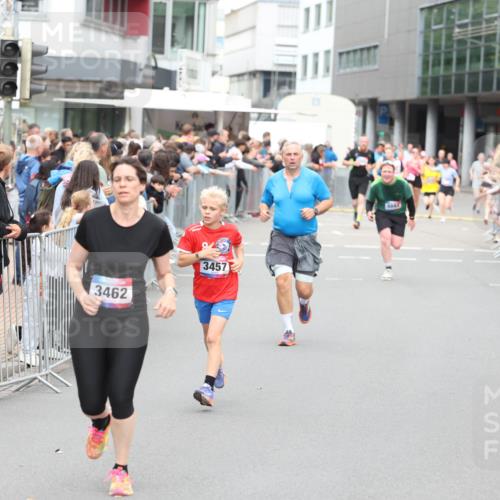 12.06.2026 - Holstenköstenlauf Andreas Tolksdorf http://msf.ph/oto/9744884 12.06.2026 17:59:27 Laufen 3462, 3457, 489 meine-sportfotos.de