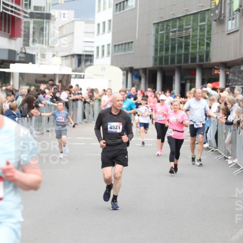 12.06.2026 - Holstenköstenlauf Andreas Tolksdorf http://msf.ph/oto/9744906 12.06.2026 17:59:46 Laufen 3901, 4054, 2317, 4521, 3068, 331 meine-sportfotos.de