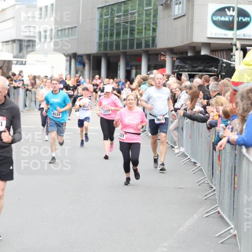 12.06.2026 - Holstenköstenlauf Andreas Tolksdorf http://msf.ph/oto/9744907 12.06.2026 17:59:47 Laufen 4521, 4045, 4317, 4534, 331, 2030, 3068 meine-sportfotos.de