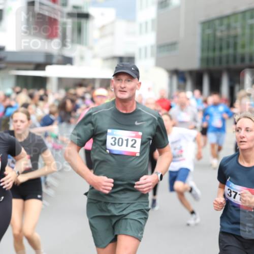 12.06.2026 - Holstenköstenlauf Andreas Tolksdorf http://msf.ph/oto/9744932 12.06.2026 18:00:08 Laufen 668, 3012, 37 meine-sportfotos.de
