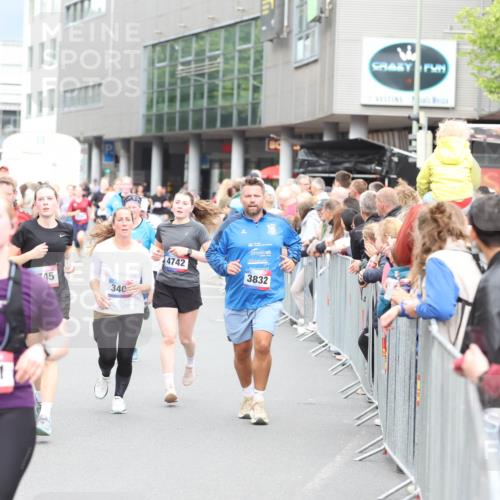 12.06.2026 - Holstenköstenlauf Andreas Tolksdorf http://msf.ph/oto/9744937 12.06.2026 18:00:12 Laufen 3553, 4481, 45, 340, 4742, 3832 meine-sportfotos.de