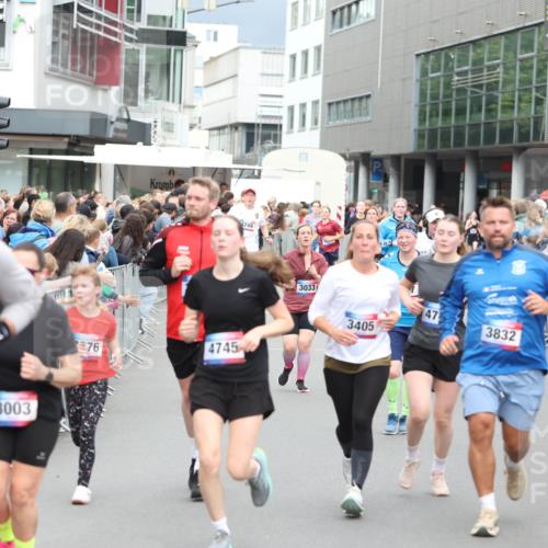 12.06.2026 - Holstenköstenlauf Andreas Tolksdorf http://msf.ph/oto/9744940 12.06.2026 18:00:14 Laufen 2553, 3003, 376, 4745, 4749, 3033, 3405, 47, 3832 meine-sportfotos.de