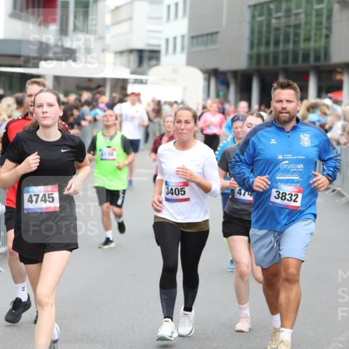 12.06.2026 - Holstenköstenlauf Andreas Tolksdorf http://msf.ph/oto/9744942 12.06.2026 18:00:15 Laufen 876, 4745, 3405, 474, 3832 meine-sportfotos.de