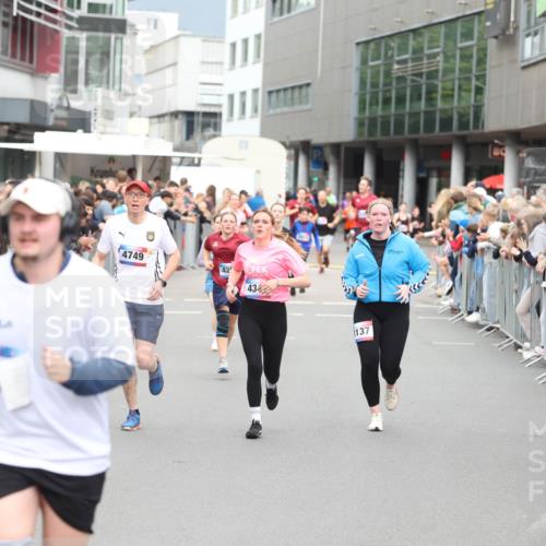 12.06.2026 - Holstenköstenlauf Andreas Tolksdorf http://msf.ph/oto/9744944 12.06.2026 18:00:19 Laufen 4749, 42, 43, 137 meine-sportfotos.de