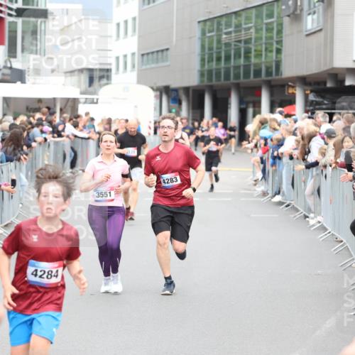 12.06.2026 - Holstenköstenlauf Andreas Tolksdorf http://msf.ph/oto/9744954 12.06.2026 18:00:27 Laufen 4284, 3551, 4283 meine-sportfotos.de