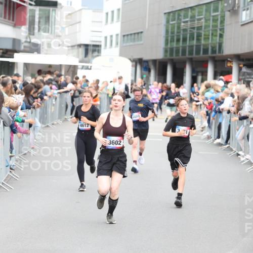 12.06.2026 - Holstenköstenlauf Andreas Tolksdorf http://msf.ph/oto/9744960 12.06.2026 18:00:33 Laufen 4612, 3602, 4489, 31 meine-sportfotos.de