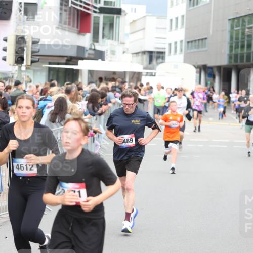 12.06.2026 - Holstenköstenlauf Andreas Tolksdorf http://msf.ph/oto/9744964 12.06.2026 18:00:36 Laufen 4612, 489, 404 meine-sportfotos.de