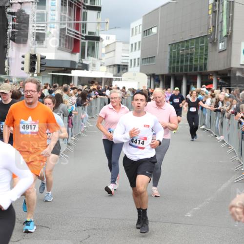 12.06.2026 - Holstenköstenlauf Andreas Tolksdorf http://msf.ph/oto/9745028 12.06.2026 18:01:23 Laufen 3997, 3807, 4917, 25, 4414 meine-sportfotos.de