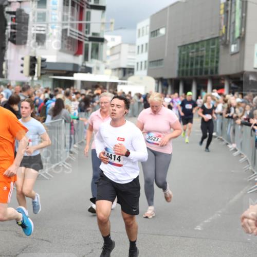 12.06.2026 - Holstenköstenlauf Andreas Tolksdorf http://msf.ph/oto/9745029 12.06.2026 18:01:24 Laufen 4917, 4414, 3527 meine-sportfotos.de