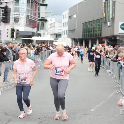 12.06.2026 - Holstenköstenlauf Andreas Tolksdorf http://msf.ph/oto/9745031 12.06.2026 18:01:24 Laufen 3528, 3527 meine-sportfotos.de