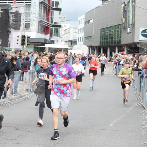12.06.2026 - Holstenköstenlauf Andreas Tolksdorf http://msf.ph/oto/9745047 12.06.2026 18:01:36 Laufen 393, 3299, 30, 4889 meine-sportfotos.de