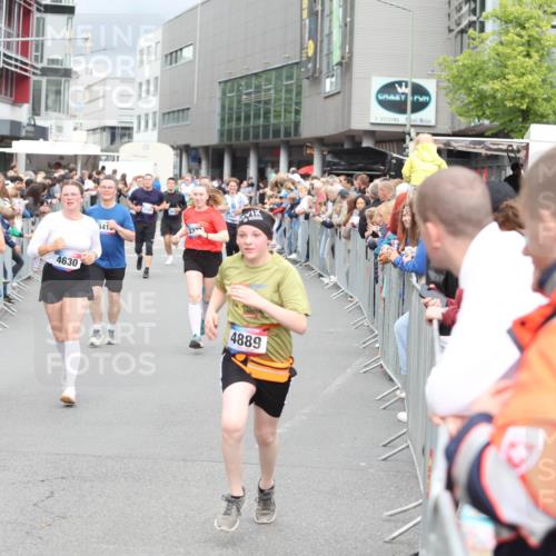 12.06.2026 - Holstenköstenlauf Andreas Tolksdorf http://msf.ph/oto/9745049 12.06.2026 18:01:38 Laufen 4629, 4630, 341, 33, 4889 meine-sportfotos.de