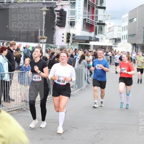 12.06.2026 - Holstenköstenlauf Andreas Tolksdorf http://msf.ph/oto/9745051 12.06.2026 18:01:39 Laufen 4629, 4630, 34, 3377, 3732 meine-sportfotos.de