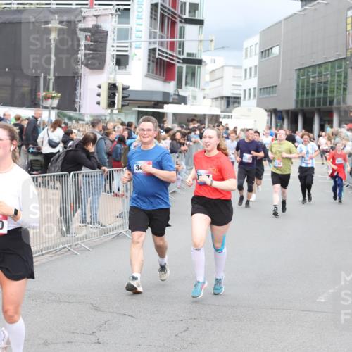 12.06.2026 - Holstenköstenlauf Andreas Tolksdorf http://msf.ph/oto/9745053 12.06.2026 18:01:40 Laufen 44, 29, 4630, 34, 3589, 3732 meine-sportfotos.de