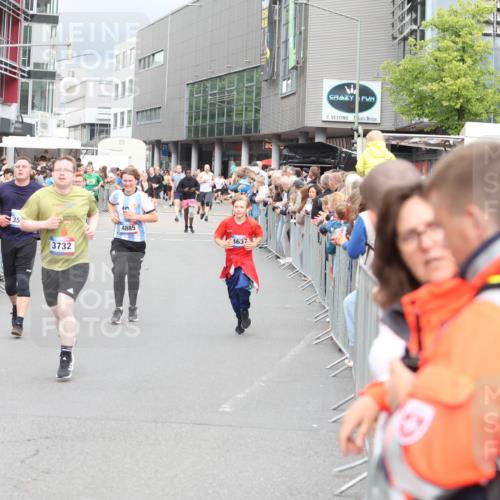 12.06.2026 - Holstenköstenlauf Andreas Tolksdorf http://msf.ph/oto/9745059 12.06.2026 18:01:43 Laufen 35, 3732, 4885, 4637, 265 meine-sportfotos.de