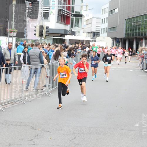 12.06.2026 - Holstenköstenlauf Andreas Tolksdorf http://msf.ph/oto/9745099 12.06.2026 18:02:16 Laufen 3999, 3544, 3529, 4034 meine-sportfotos.de