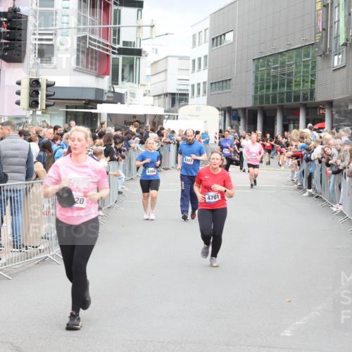 12.06.2026 - Holstenköstenlauf Andreas Tolksdorf http://msf.ph/oto/9745136 12.06.2026 18:02:45 Laufen 20, 4394, 4393, 4701 meine-sportfotos.de