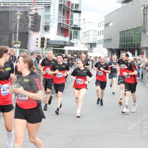12.06.2026 - Holstenköstenlauf Andreas Tolksdorf http://msf.ph/oto/9745166 12.06.2026 18:03:03 Laufen 4296, 43, 4304, 4300, 4299, 3942, 4292, 4306 meine-sportfotos.de