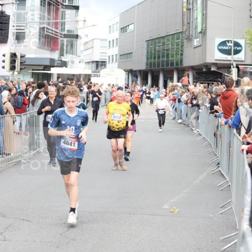 12.06.2026 - Holstenköstenlauf Andreas Tolksdorf http://msf.ph/oto/9745262 12.06.2026 18:04:26 Laufen 4618, 4641, 3232 meine-sportfotos.de
