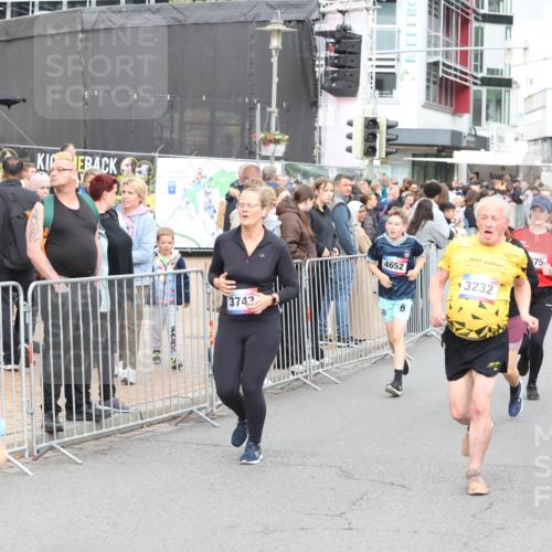 12.06.2026 - Holstenköstenlauf Andreas Tolksdorf http://msf.ph/oto/9745266 12.06.2026 18:04:29 Laufen 41, 3743, 4652, 75, 3232 meine-sportfotos.de
