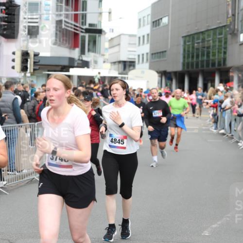 12.06.2026 - Holstenköstenlauf Andreas Tolksdorf http://msf.ph/oto/9745306 12.06.2026 18:05:09 Laufen 3744, 3740, 4845, 4717 meine-sportfotos.de