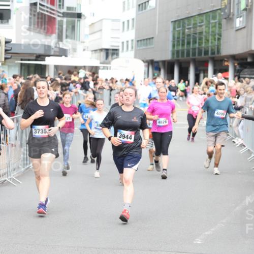 12.06.2026 - Holstenköstenlauf Andreas Tolksdorf http://msf.ph/oto/9745321 12.06.2026 18:05:21 Laufen 3943, 3735, 721, 38, 3944, 41, 4826, 4099 meine-sportfotos.de