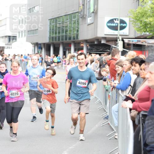 12.06.2026 - Holstenköstenlauf Andreas Tolksdorf http://msf.ph/oto/9745324 12.06.2026 18:05:23 Laufen 342, 8, 4826, 3426, 4109, 4099 meine-sportfotos.de