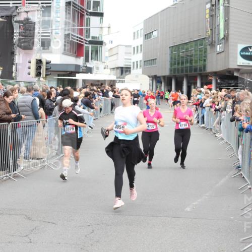 12.06.2026 - Holstenköstenlauf Andreas Tolksdorf http://msf.ph/oto/9745383 12.06.2026 18:06:36 Laufen 3379, 4059, 4737, 4738 meine-sportfotos.de