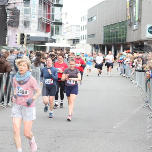 12.06.2026 - Holstenköstenlauf Andreas Tolksdorf http://msf.ph/oto/9745404 12.06.2026 18:06:58 Laufen 3498, 3920, 3915, 440 meine-sportfotos.de