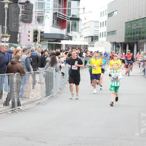 12.06.2026 - Holstenköstenlauf Andreas Tolksdorf http://msf.ph/oto/9745482 12.06.2026 18:08:17 Laufen 3580, 4022, 3581 meine-sportfotos.de