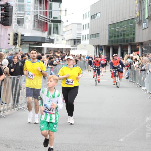 12.06.2026 - Holstenköstenlauf Andreas Tolksdorf http://msf.ph/oto/9745487 12.06.2026 18:08:20 Laufen 01, 3580, 4022, 4024, 3581 meine-sportfotos.de