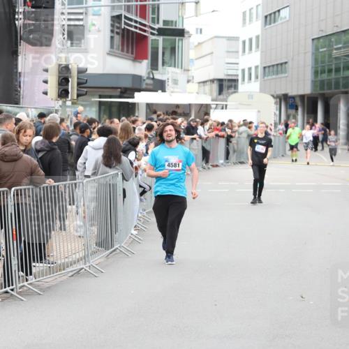 12.06.2026 - Holstenköstenlauf Andreas Tolksdorf http://msf.ph/oto/9745514 12.06.2026 18:09:08 Laufen 4581 meine-sportfotos.de