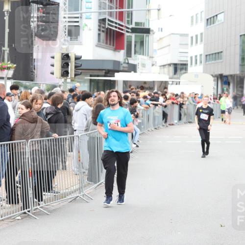 12.06.2026 - Holstenköstenlauf Andreas Tolksdorf http://msf.ph/oto/9745515 12.06.2026 18:09:09 Laufen 4236 meine-sportfotos.de