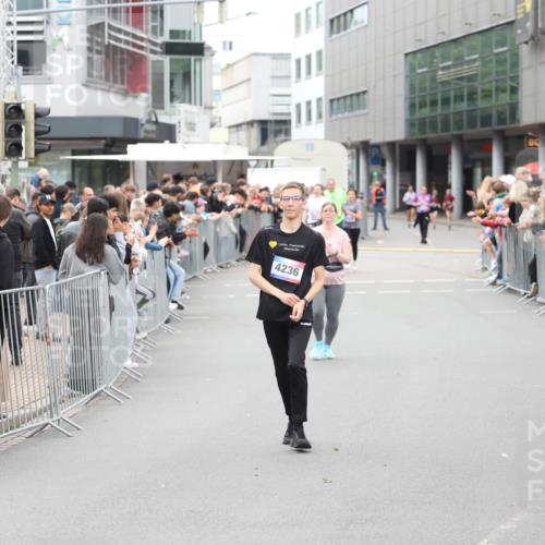 12.06.2026 - Holstenköstenlauf Andreas Tolksdorf http://msf.ph/oto/9745518 12.06.2026 18:09:14 Laufen 4236 meine-sportfotos.de