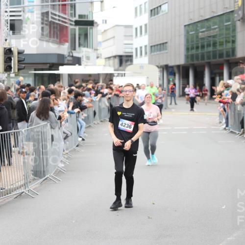 12.06.2026 - Holstenköstenlauf Andreas Tolksdorf http://msf.ph/oto/9745519 12.06.2026 18:09:14 Laufen 4236, 38 meine-sportfotos.de