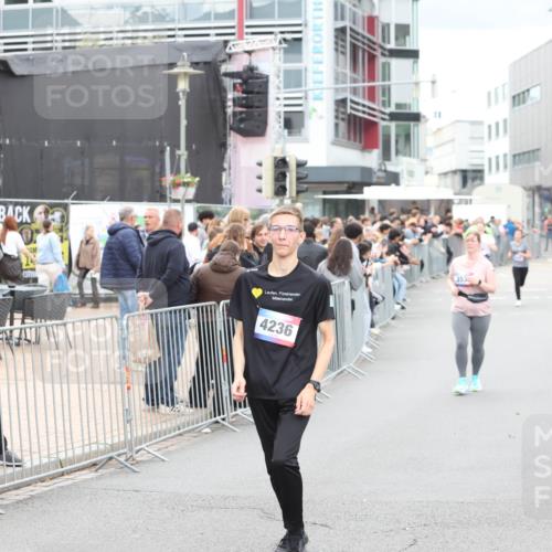 12.06.2026 - Holstenköstenlauf Andreas Tolksdorf http://msf.ph/oto/9745522 12.06.2026 18:09:17 Laufen 4236, 353 meine-sportfotos.de