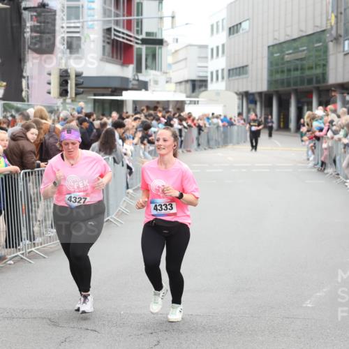 12.06.2026 - Holstenköstenlauf Andreas Tolksdorf http://msf.ph/oto/9745570 12.06.2026 18:10:32 Laufen 4327, 2030, 4333 meine-sportfotos.de
